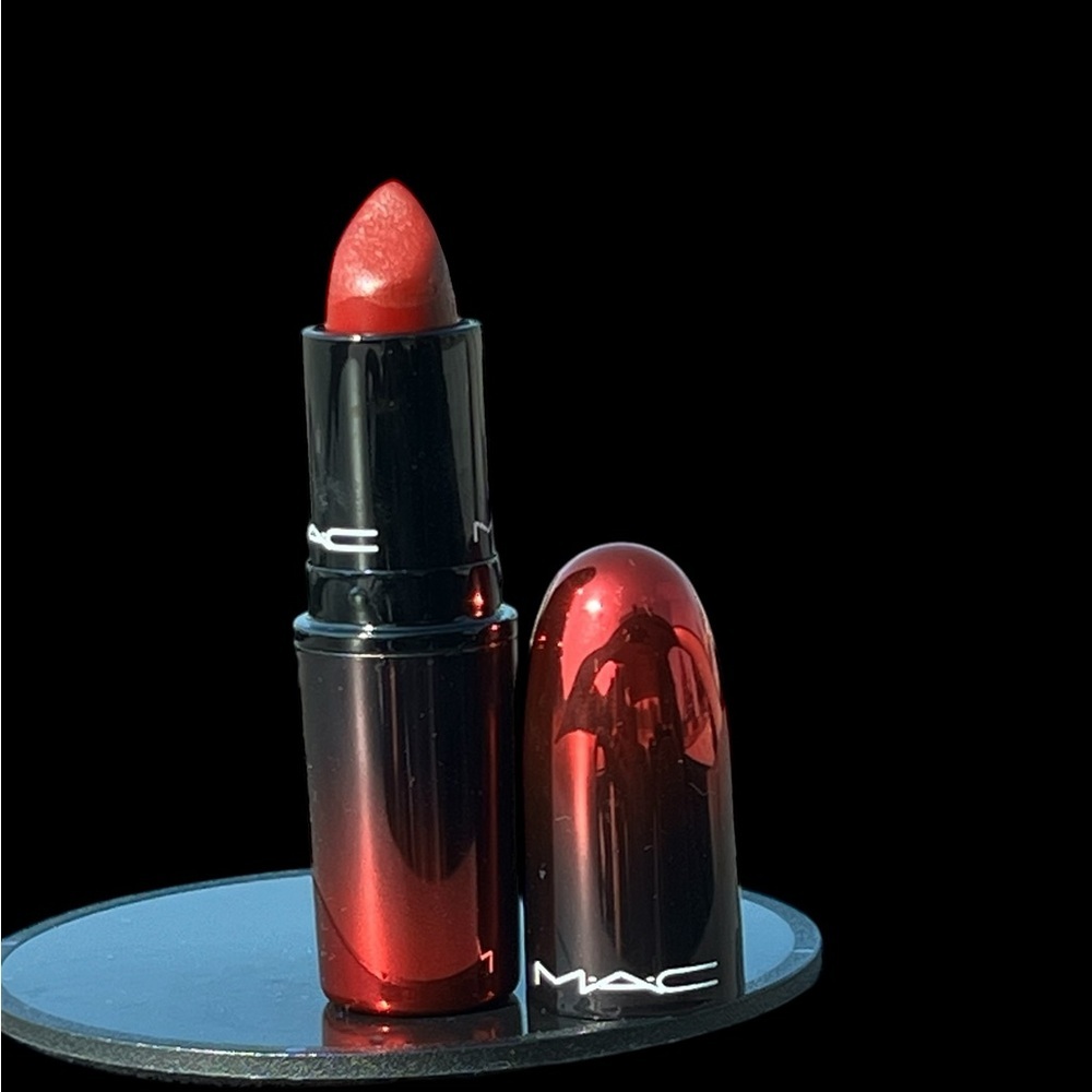 MAC Love Me Lipstick E For Effortless Satin Intense Color​